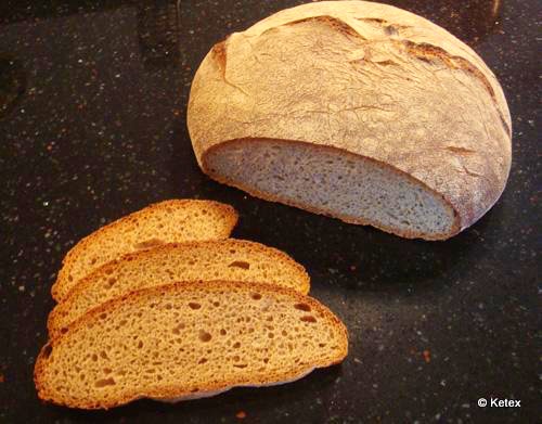 Read more about the article Roggenbrot mit schwarzem Pfeffer