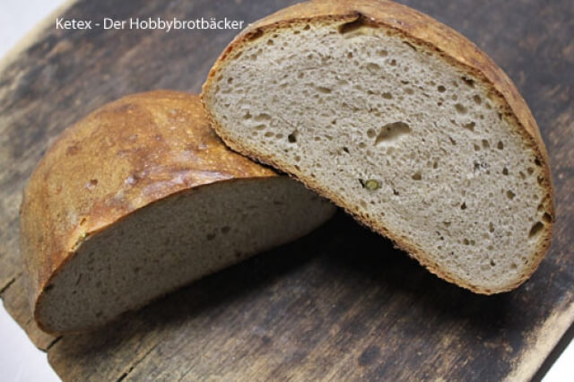 Read more about the article Brot mit grünem Pfeffer