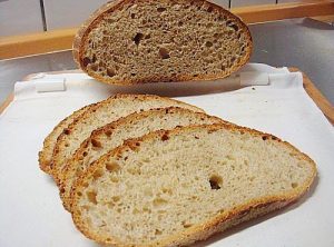 Brot mit 2 Sauerteigen